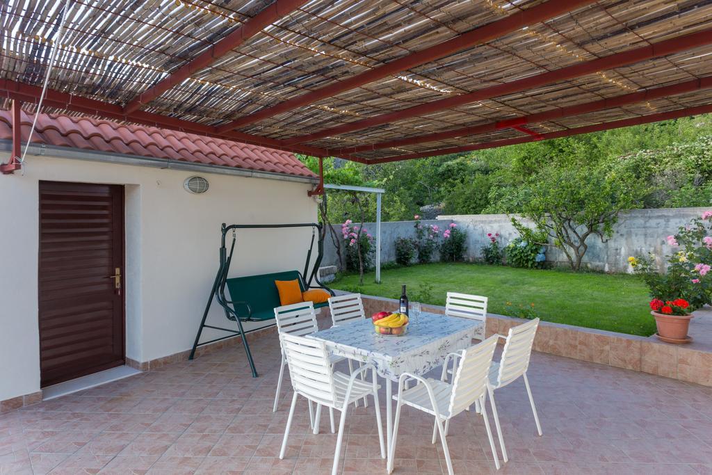 Holiday Home Urlovic Gruda Exterior photo