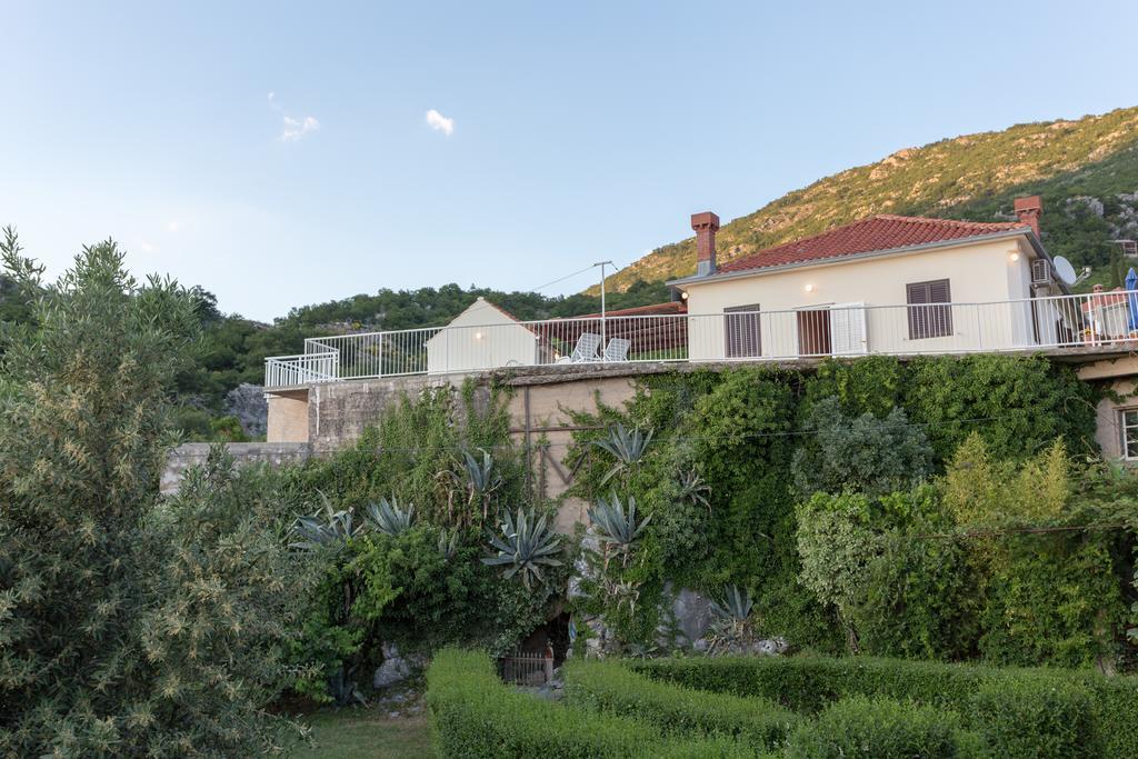Holiday Home Urlovic Gruda Exterior photo